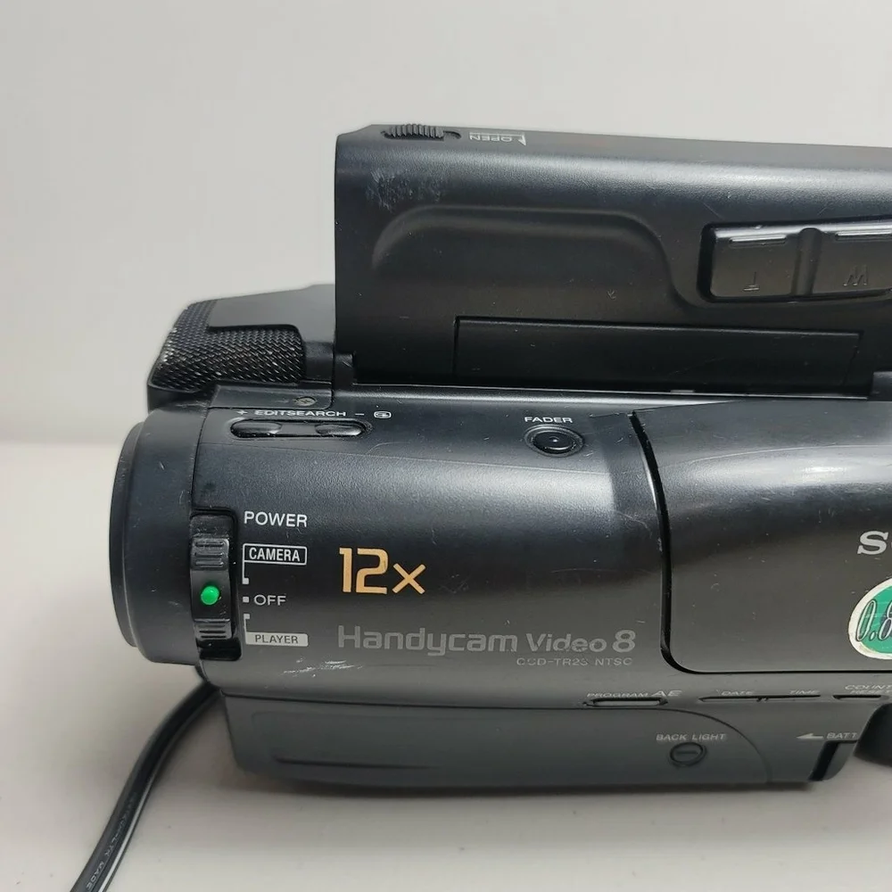 Sony Video Hi-8 Handycam CCD-TR400 Camcorder As Is NO work selling just for part